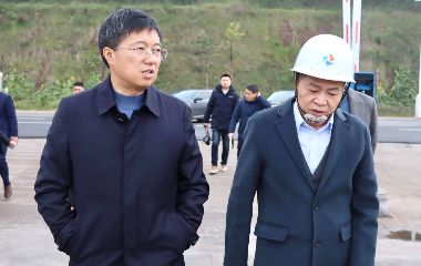 南溪區(qū)委書記、南溪經(jīng)開區(qū)黨工委書記劉剛率隊調(diào)研遠(yuǎn)東股份宜賓智能產(chǎn)業(yè)園